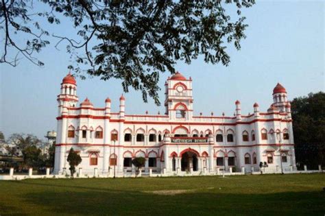  The Palace at Patna, en melankolisk skildring av Indiens koloniala förflutna och en fängslande hyllning till arkitektur!